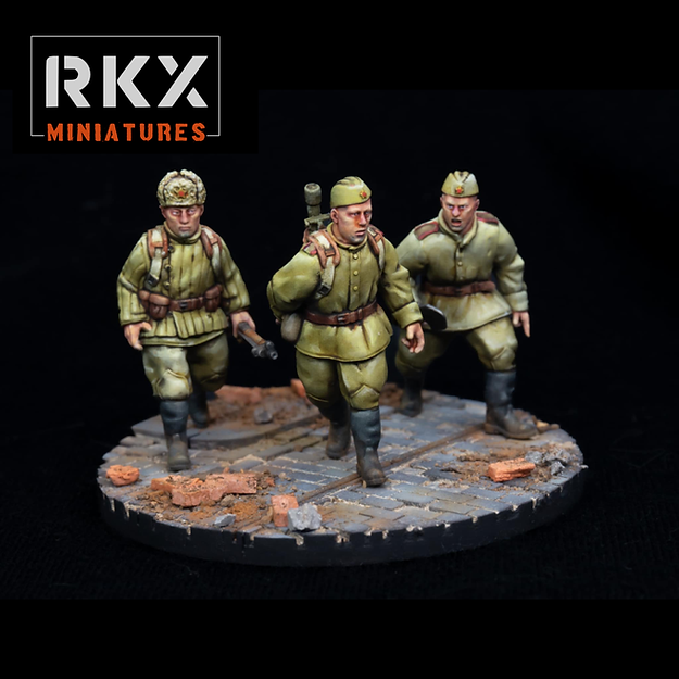 Soviet 50mm Mortar Team Deploying | RKX Miniatures 28mm WW2 Wargaming Miniatures Role Playing Miniatures