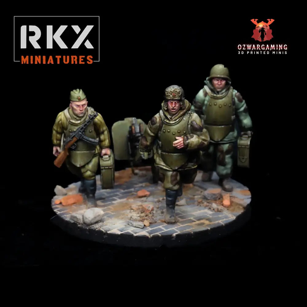 Soviet Engineer SG43 Team Deploying | RKX Miniatures 28mm WW2 Wargaming Miniatures Role Playing Miniatures