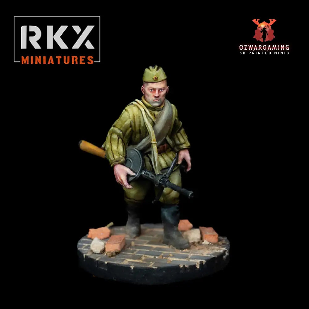 Soviet LMG Gunner | RKX Miniatures 28mm WW2 Wargaming Miniatures Role Playing Miniatures